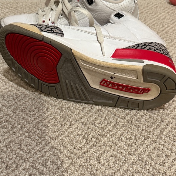 Men’s/boys Air Jordan Sneakers - White leather and Red size 10 - Picture 7 of 7